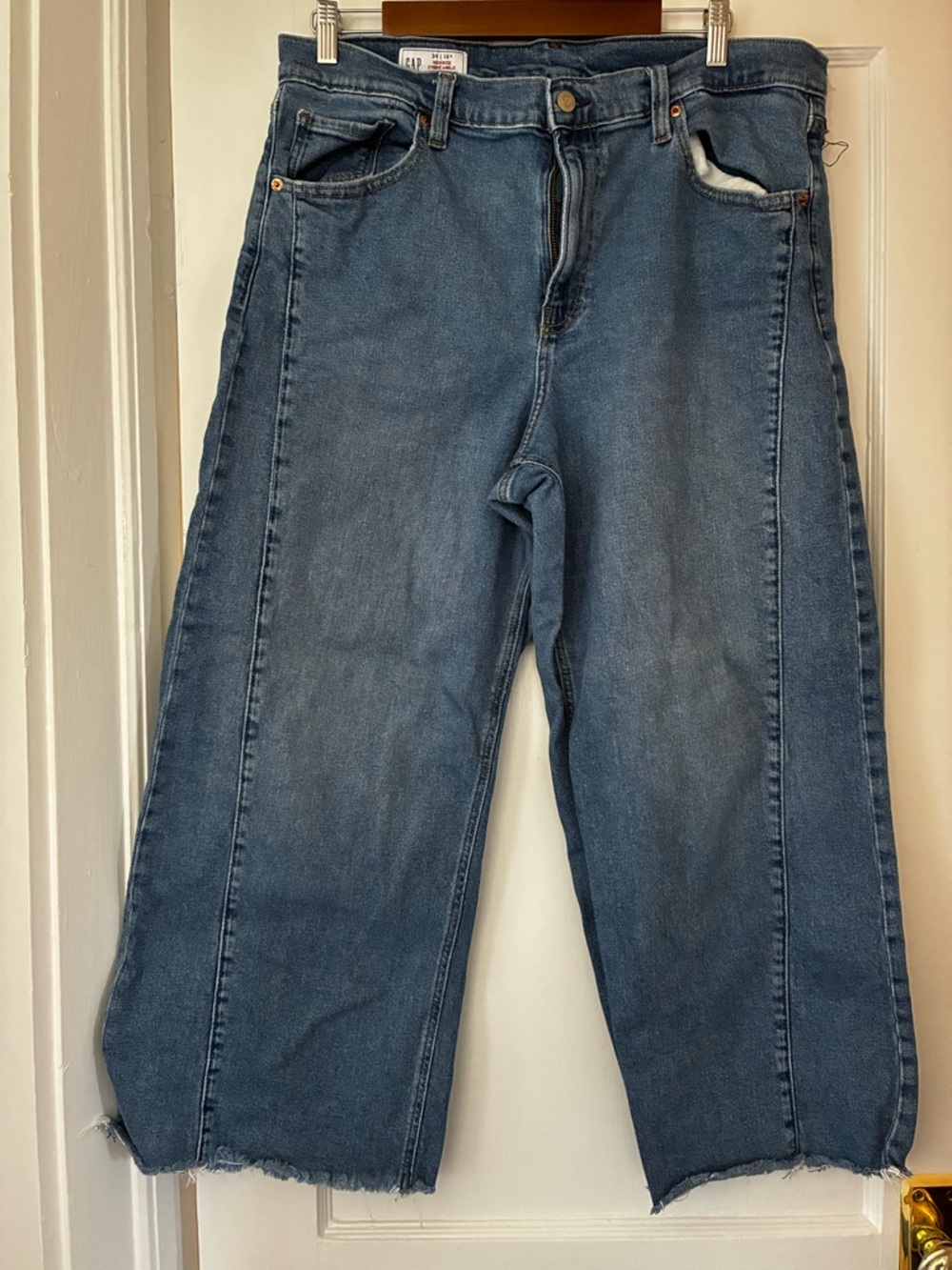 GAP High Rise Stride Ankle Jeans in Light Blue Denim